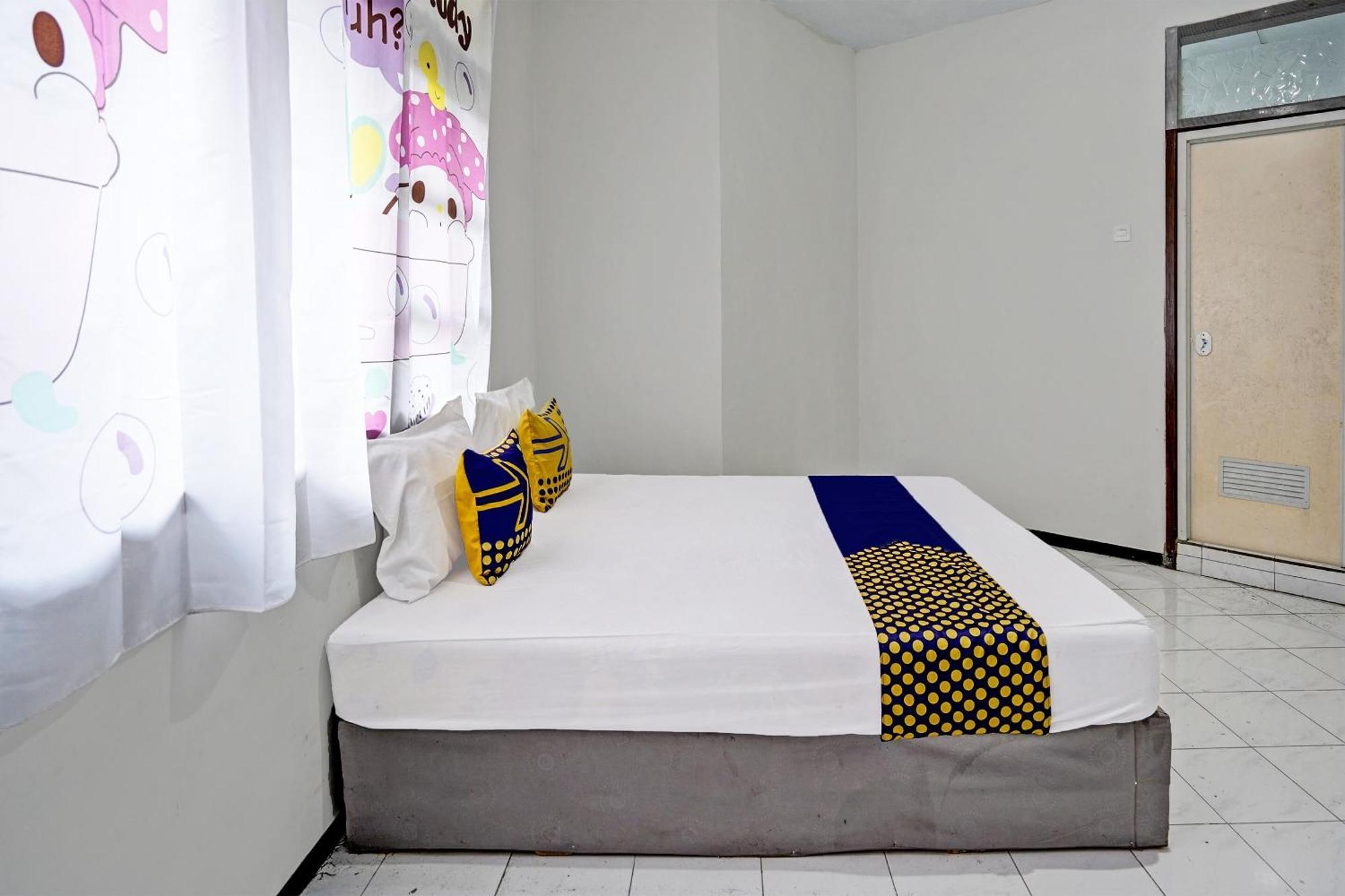 Spot On 92388 Villa Segi Delapan Prigen Bagian luar foto