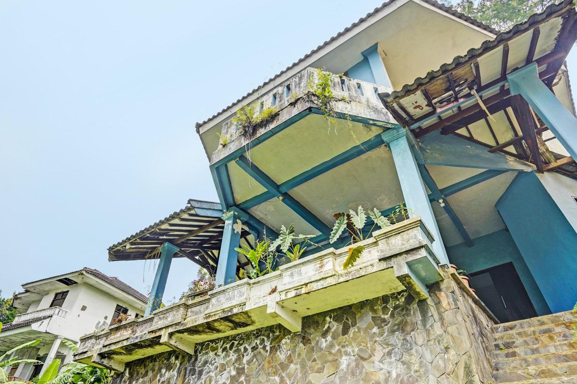 Spot On 92388 Villa Segi Delapan Prigen Bagian luar foto