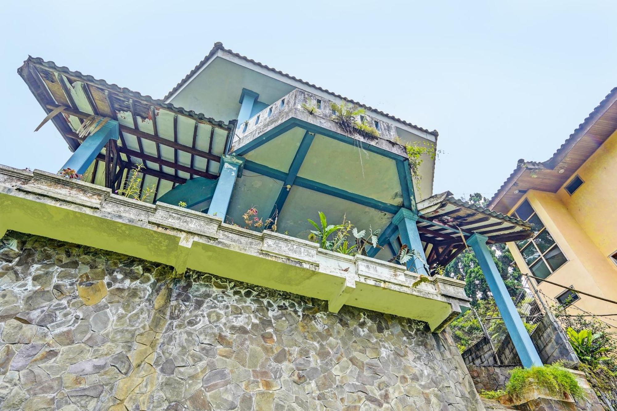 Spot On 92388 Villa Segi Delapan Prigen Bagian luar foto