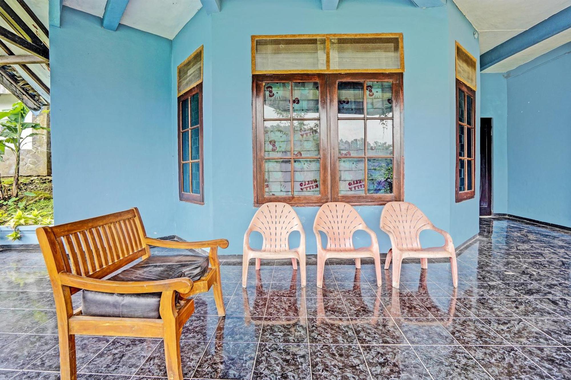 Spot On 92388 Villa Segi Delapan Prigen Bagian luar foto