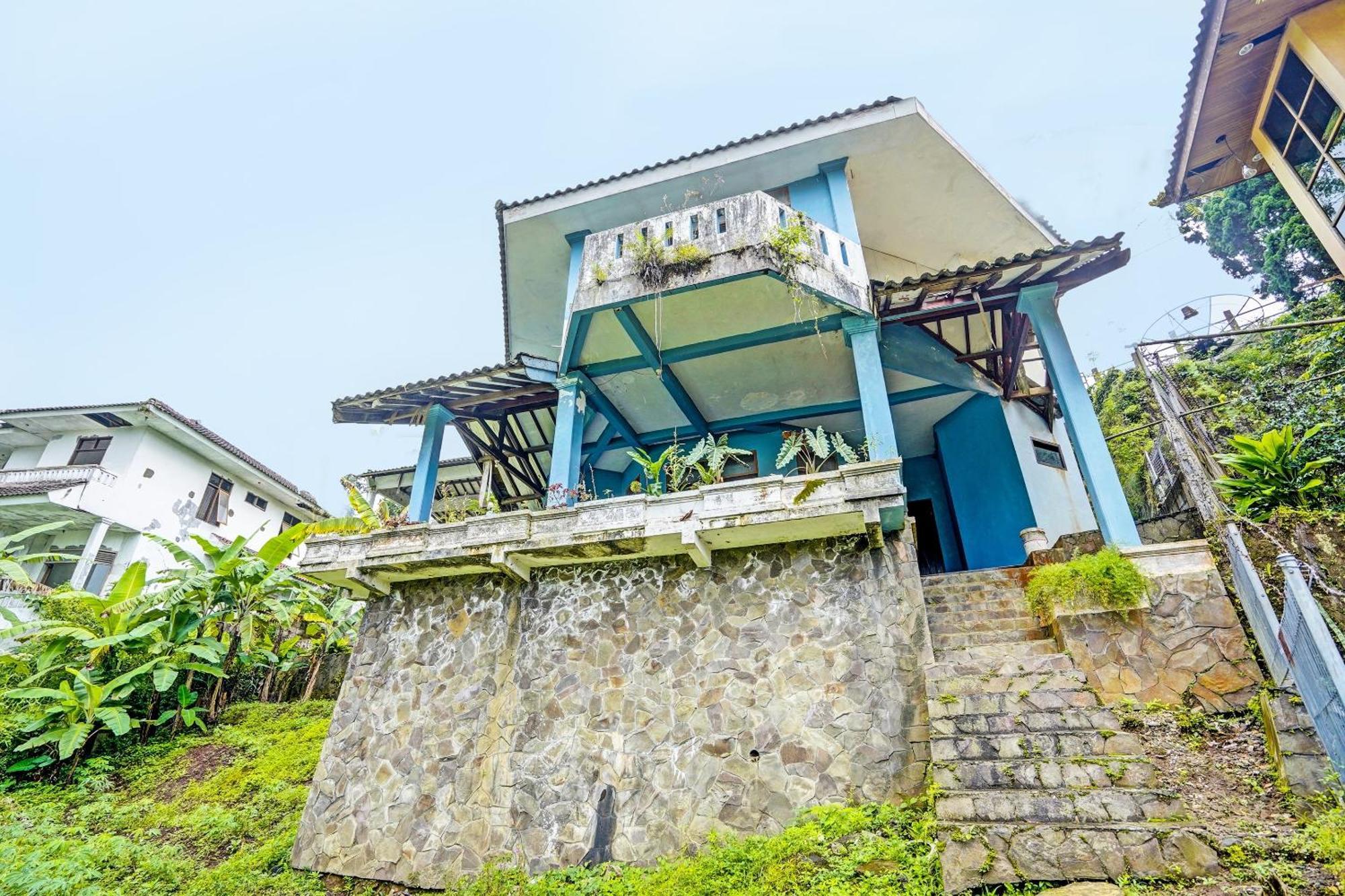 Spot On 92388 Villa Segi Delapan Prigen Bagian luar foto