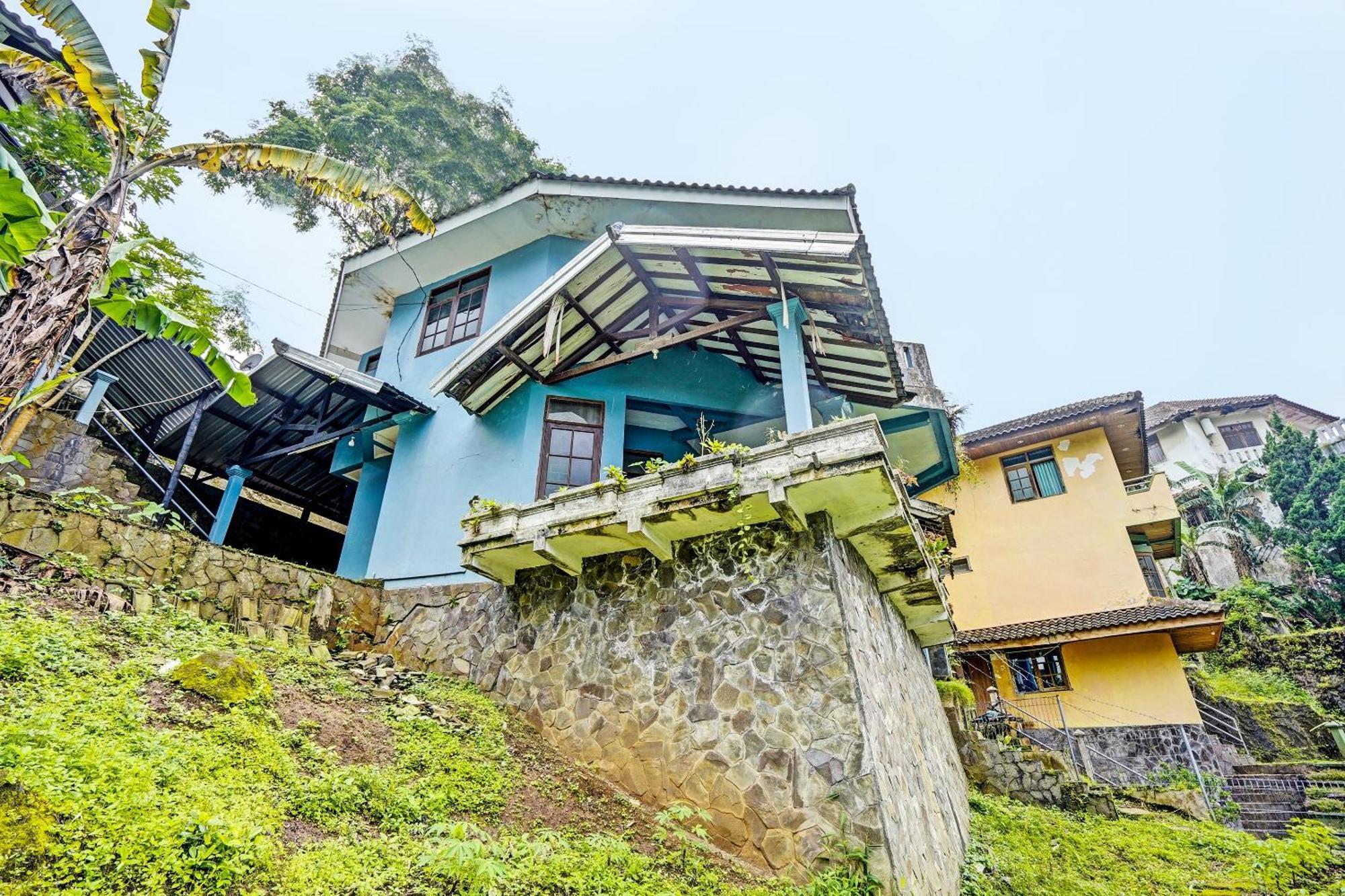Spot On 92388 Villa Segi Delapan Prigen Bagian luar foto